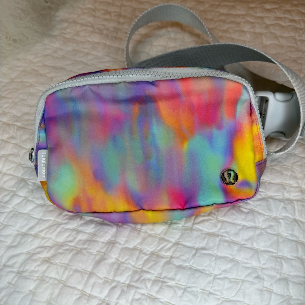 Lululemon Tie-Dye Belt Bag - Prism Wash Print Multi Vapor